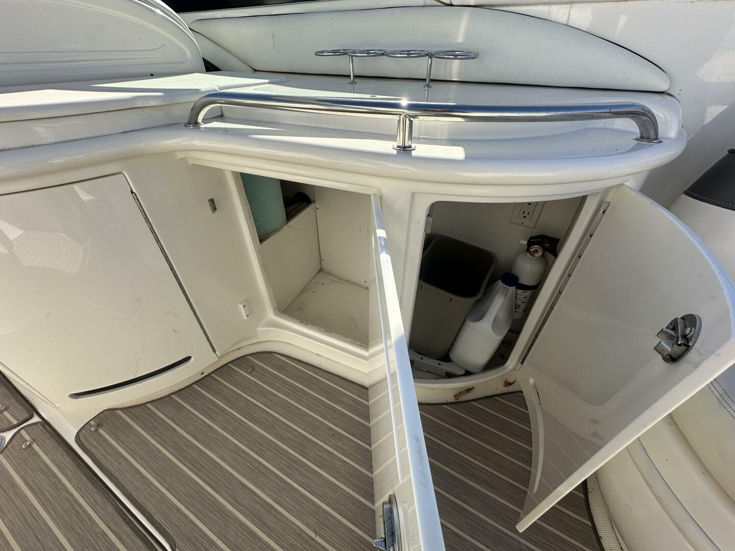 29ft Sea Ray Yacht For Sale