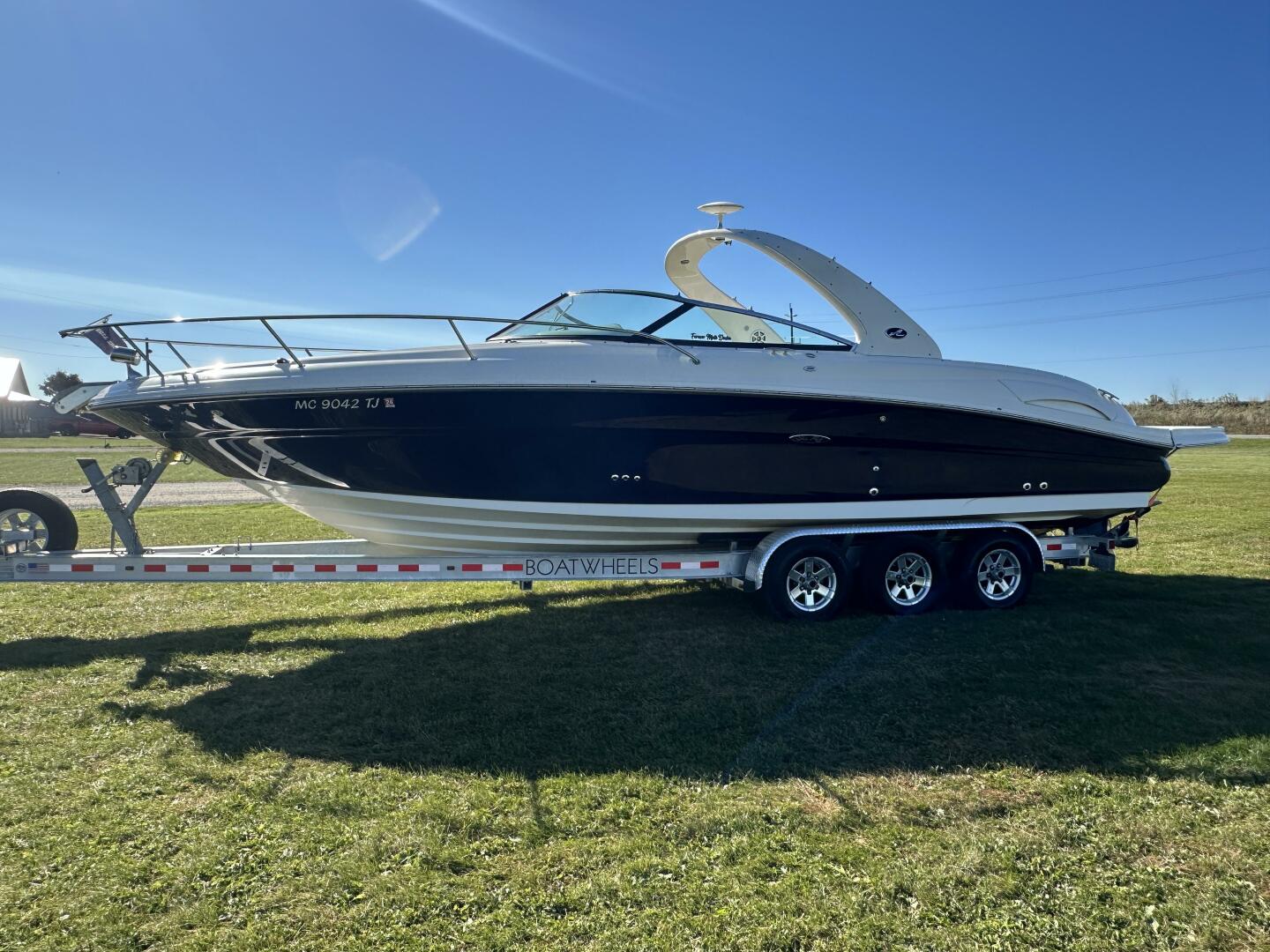 29ft Sea Ray Yacht For Sale