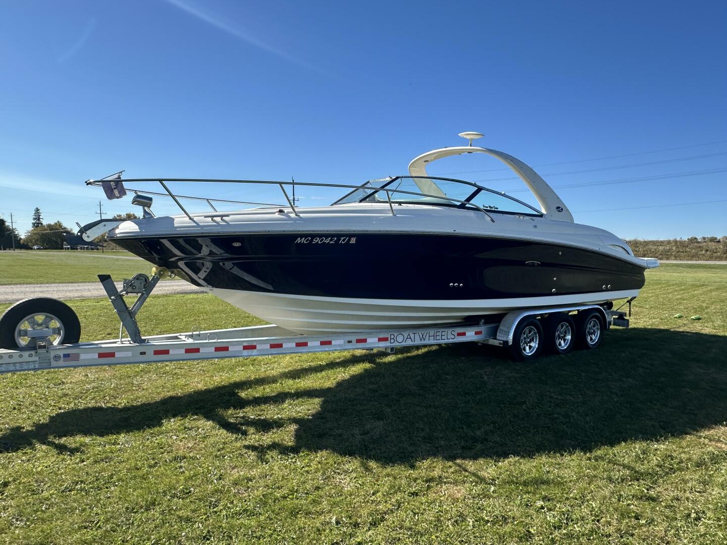 29ft Sea Ray Yacht For Sale