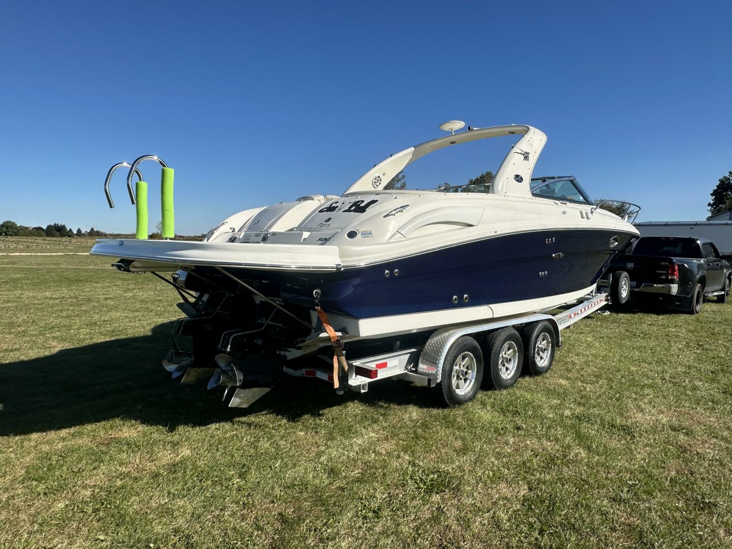 29ft Sea Ray Yacht For Sale