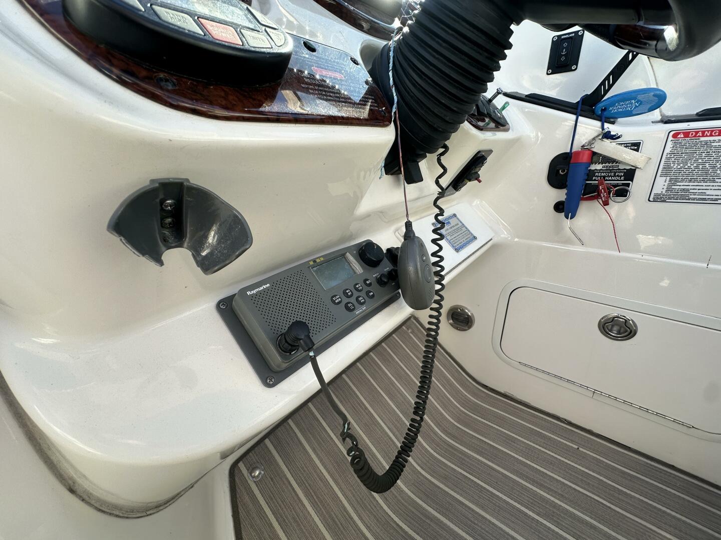 29ft Sea Ray Yacht For Sale