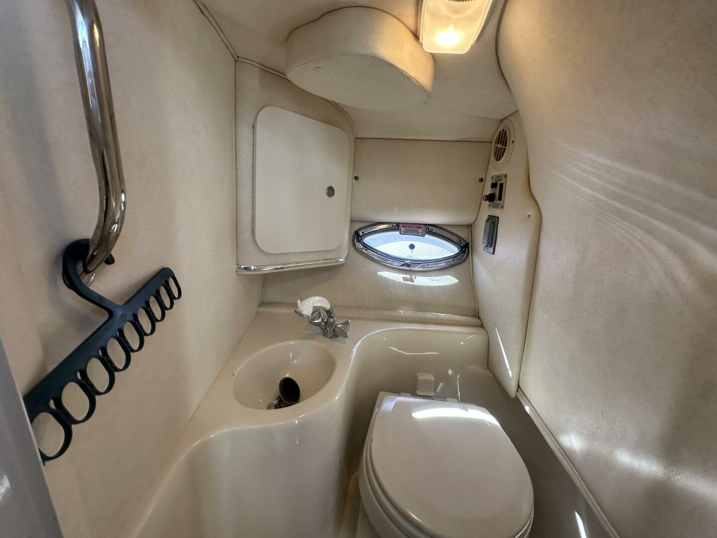 29ft Sea Ray Yacht For Sale