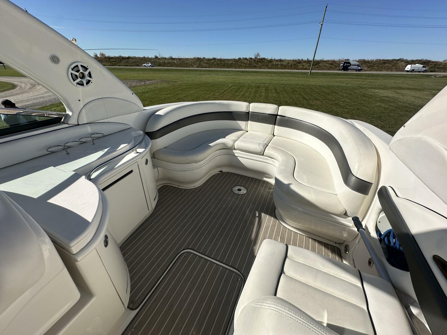 29ft Sea Ray Yacht For Sale