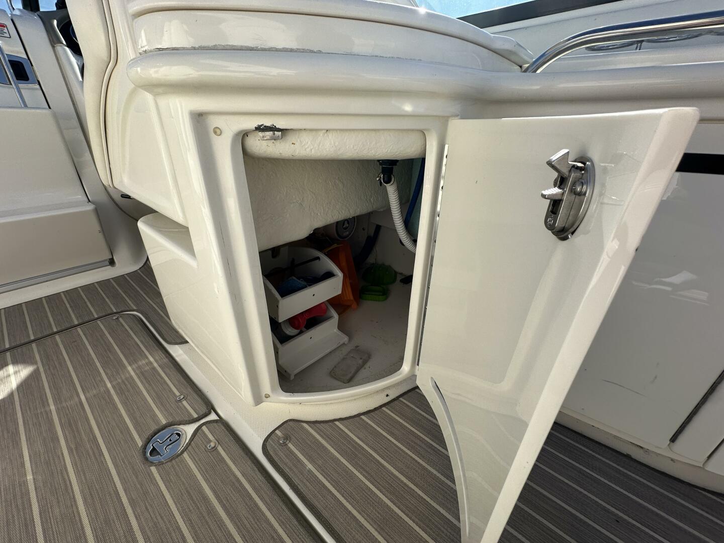 29ft Sea Ray Yacht For Sale