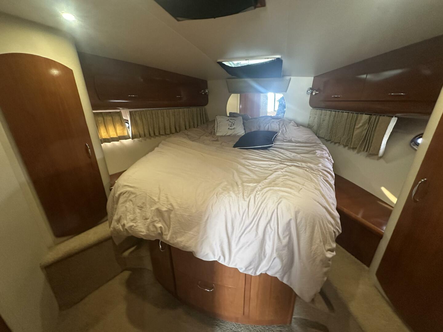 36ft Carver Yacht For Sale