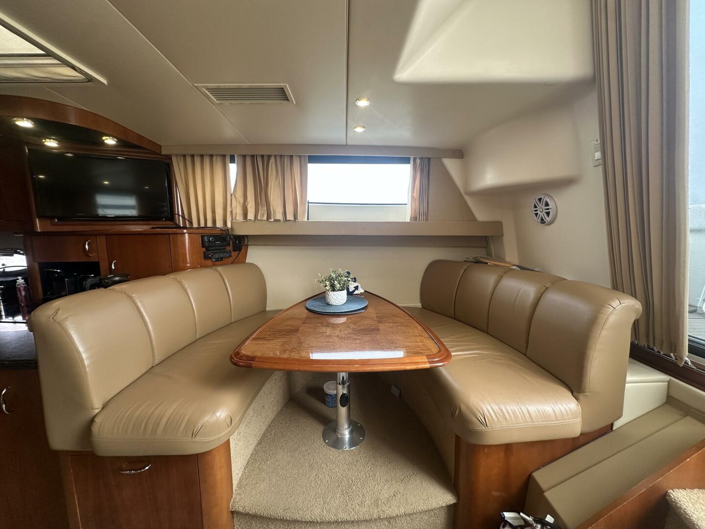 36ft Carver Yacht For Sale