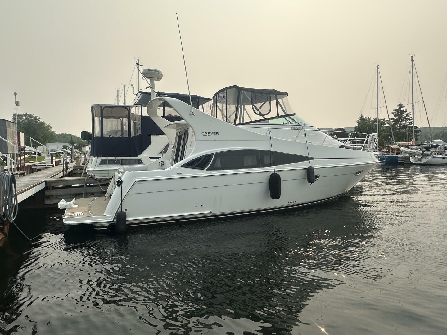 36ft Carver Yacht For Sale