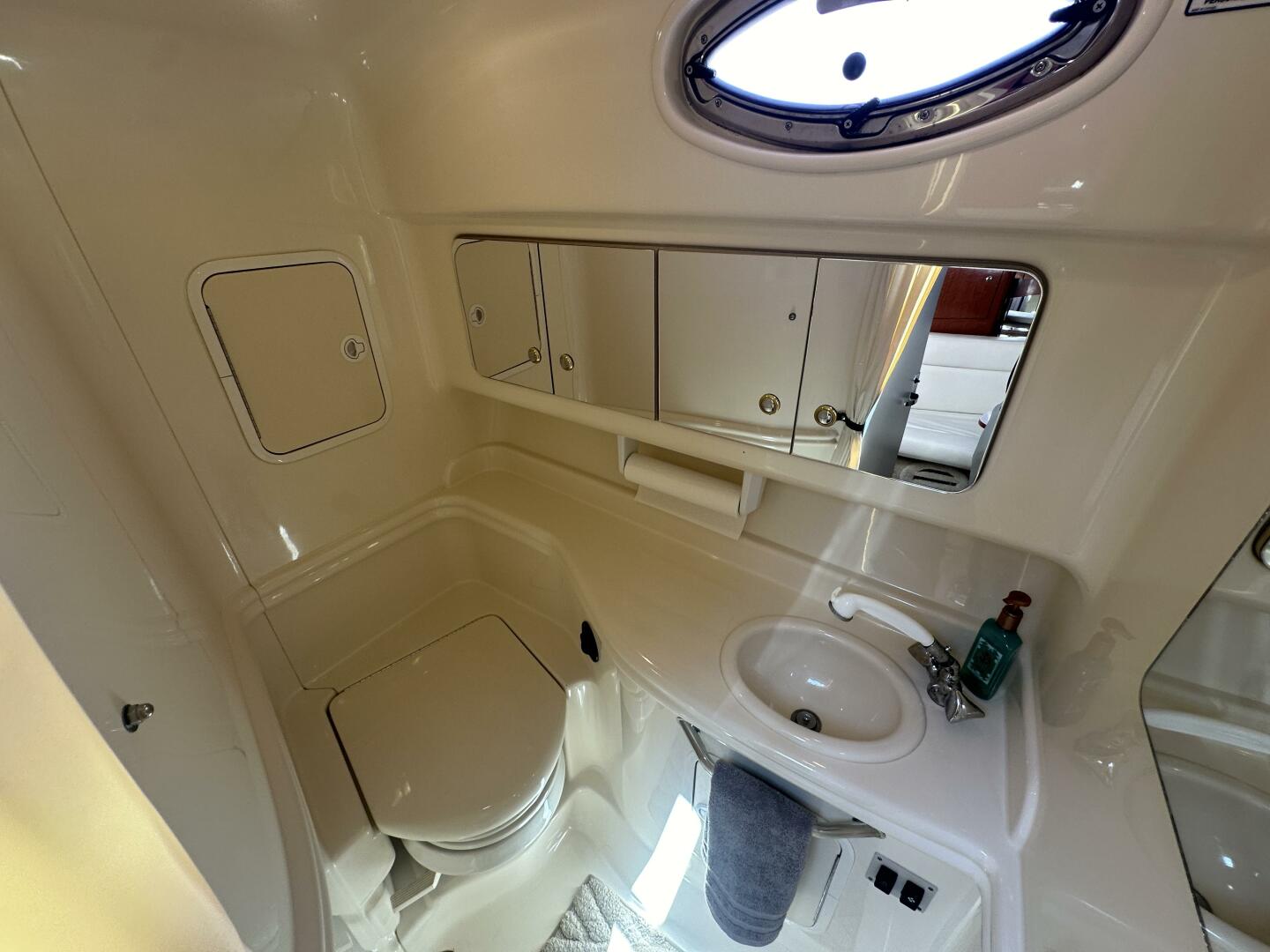 Liquid Therapy 32ft Sea Ray Yacht For Sale