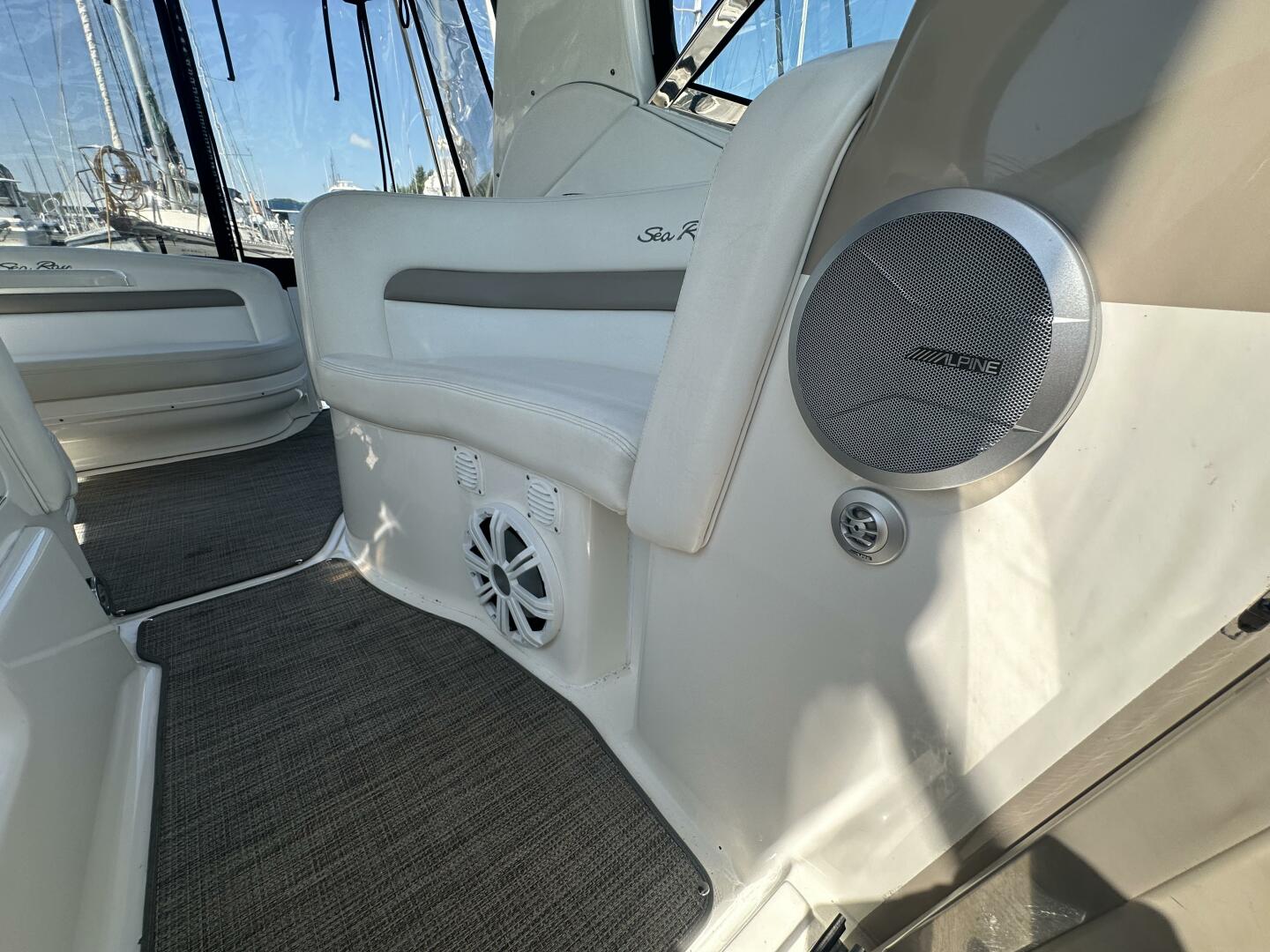 Liquid Therapy 32ft Sea Ray Yacht For Sale