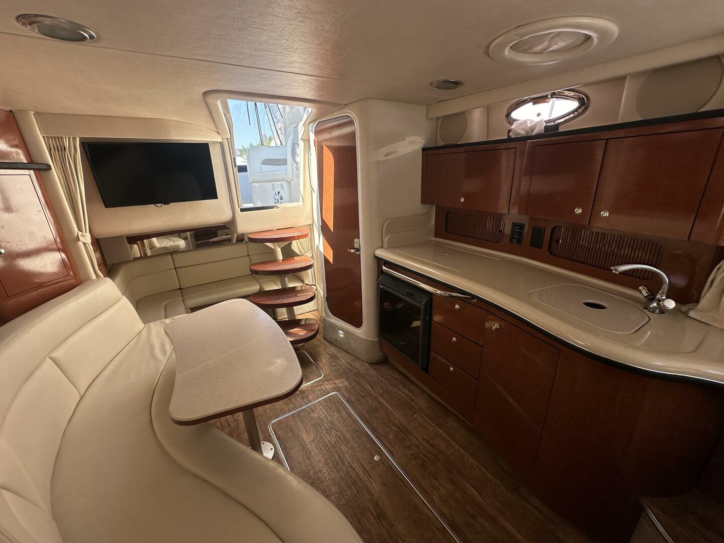 Liquid Therapy 32ft Sea Ray Yacht For Sale