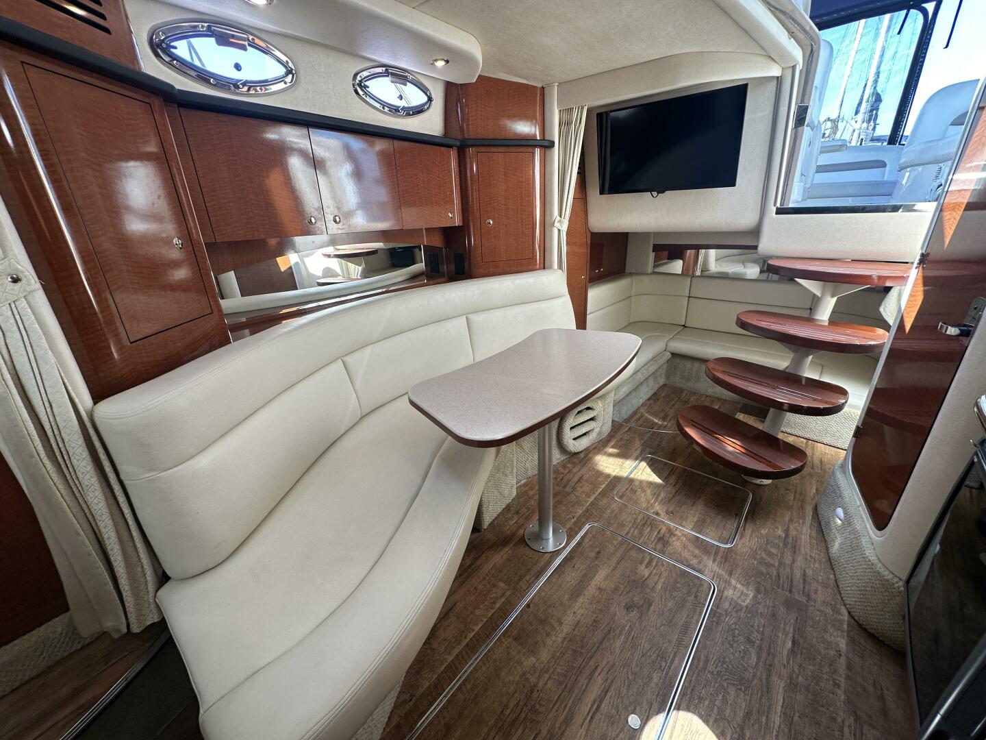 Liquid Therapy 32ft Sea Ray Yacht For Sale