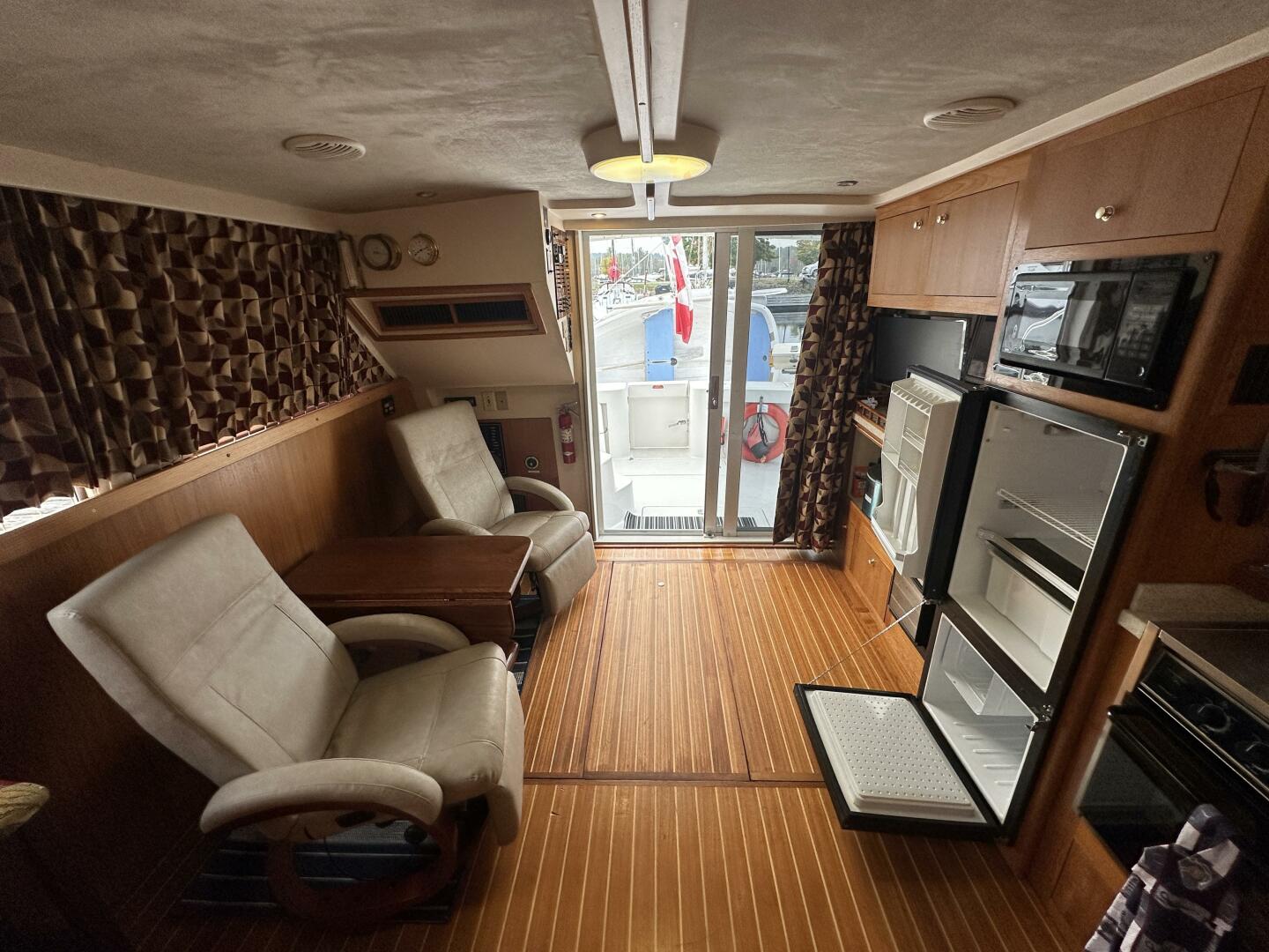 LUCKY DOG 39ft Mainship Yacht For Sale