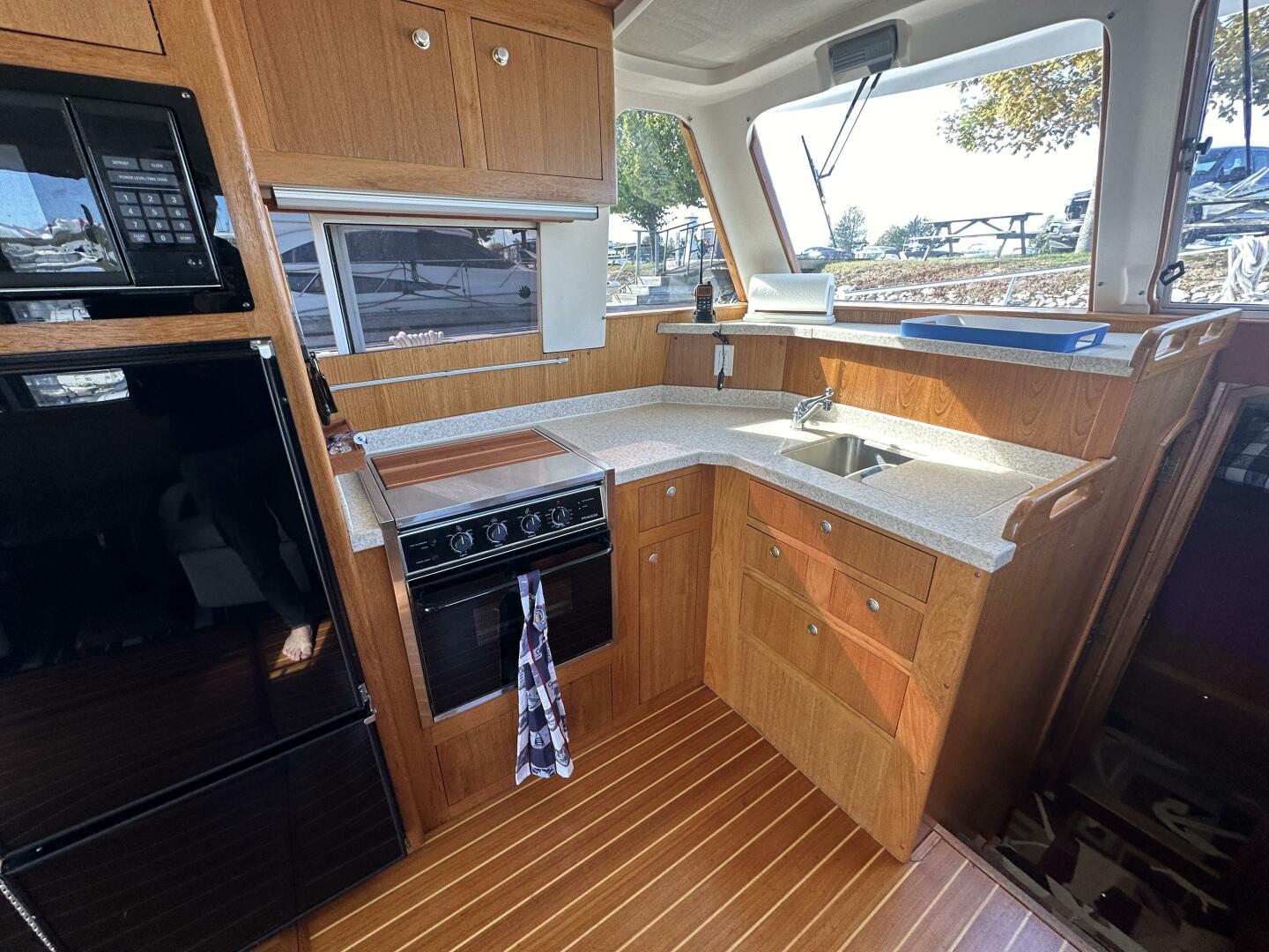 LUCKY DOG 39ft Mainship Yacht For Sale