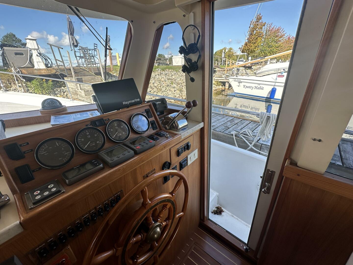 LUCKY DOG 39ft Mainship Yacht For Sale