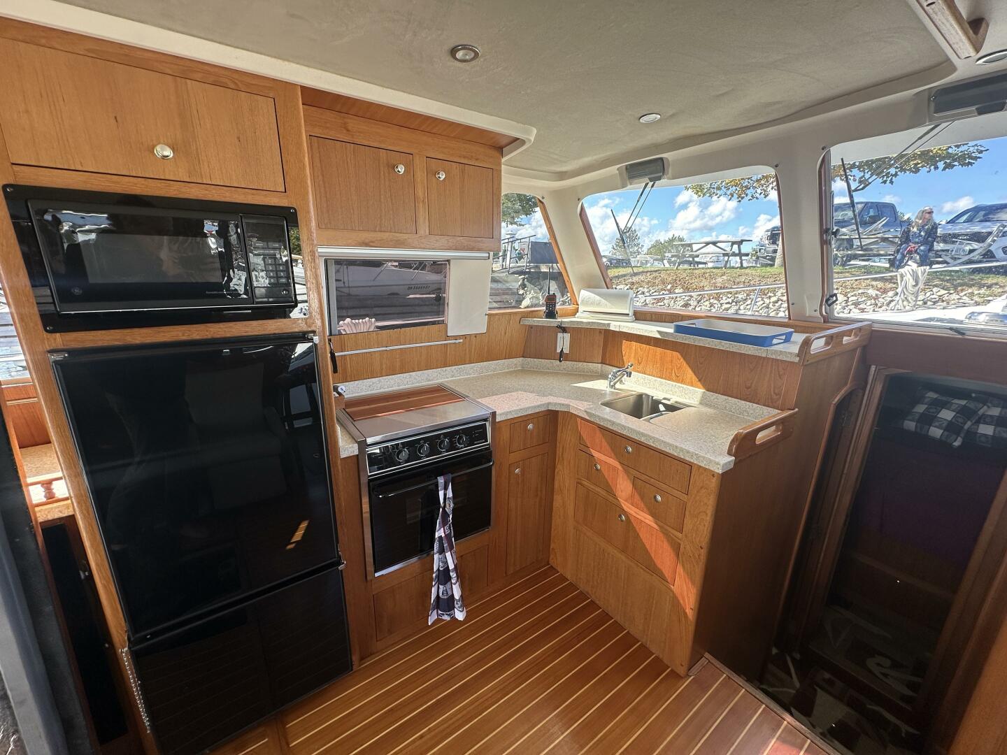 LUCKY DOG 39ft Mainship Yacht For Sale