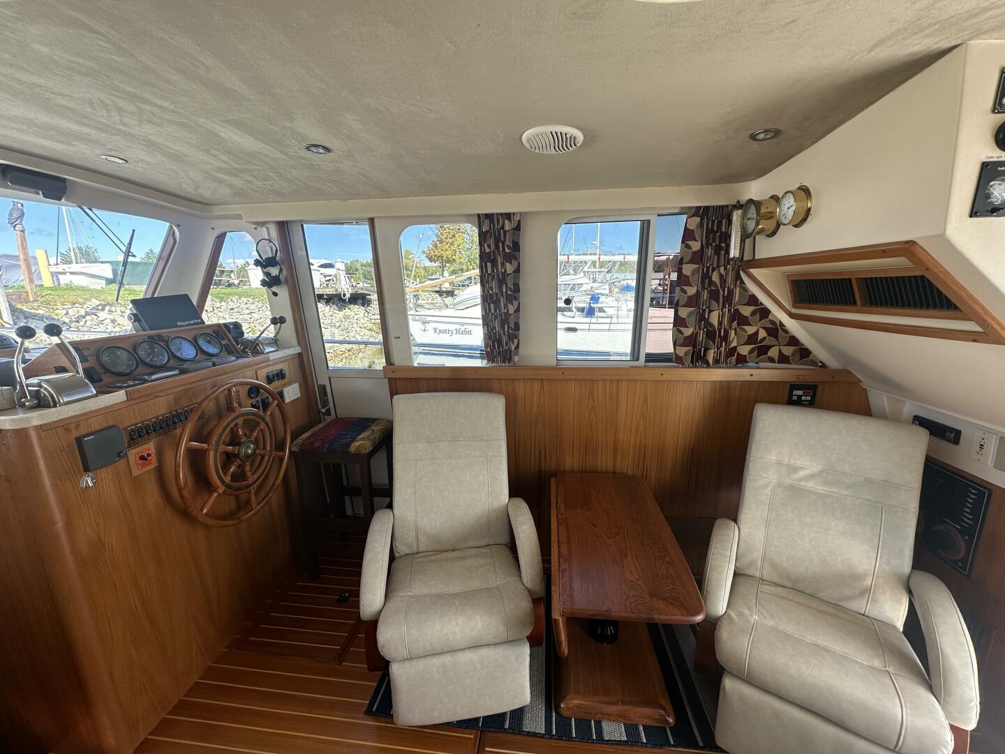LUCKY DOG 39ft Mainship Yacht For Sale