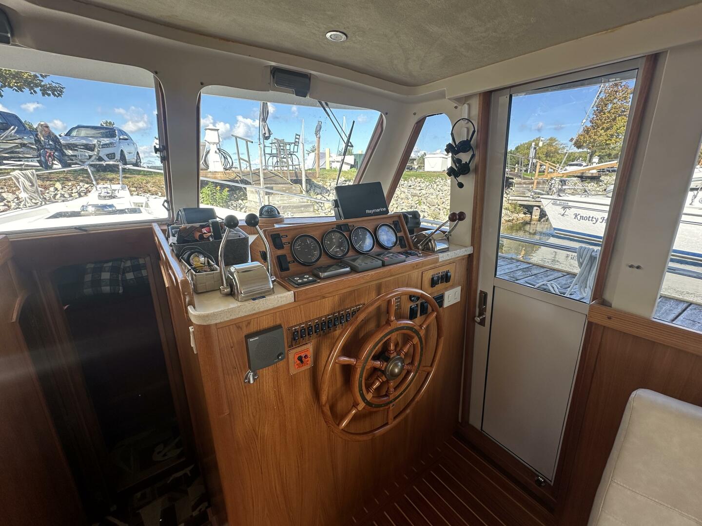 LUCKY DOG 39ft Mainship Yacht For Sale
