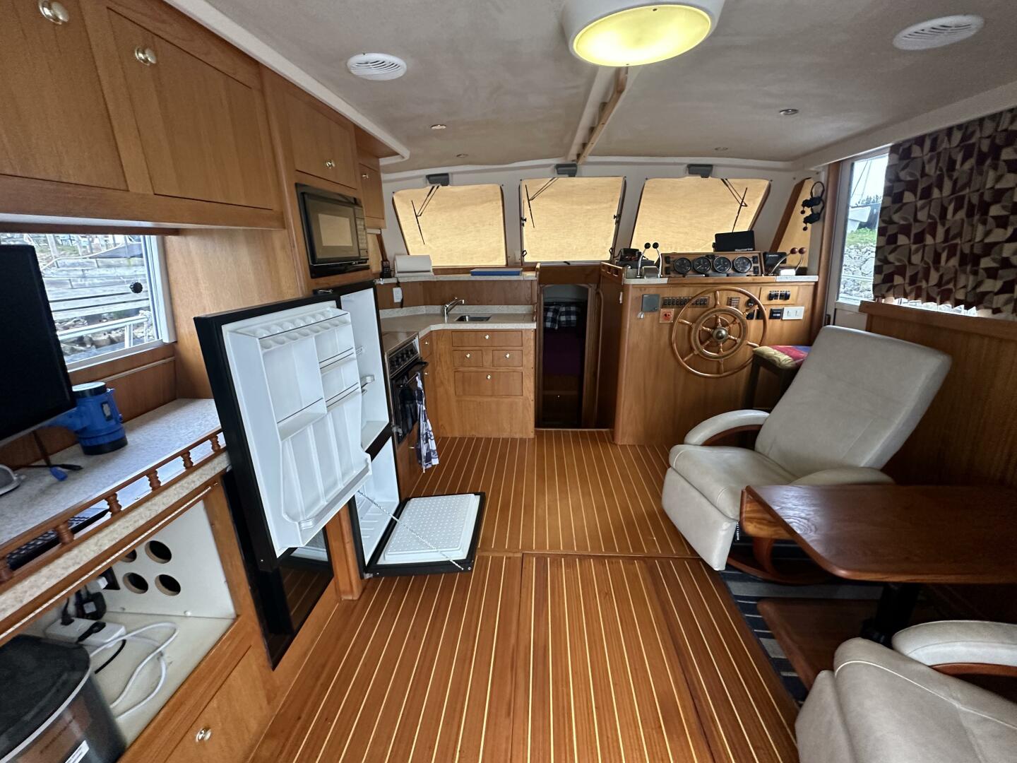 LUCKY DOG 39ft Mainship Yacht For Sale