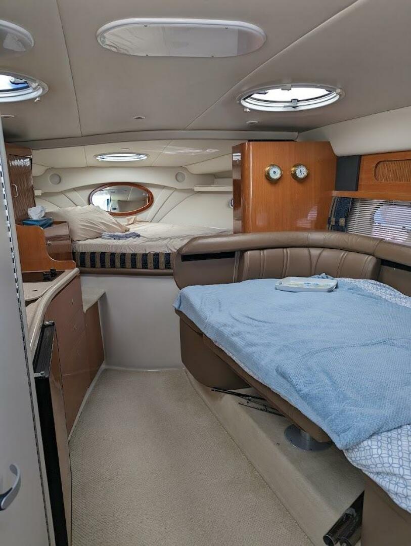 32ft Four Winns Yacht For Sale