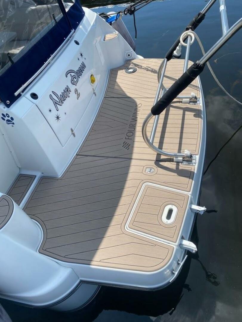 32ft Four Winns Yacht For Sale