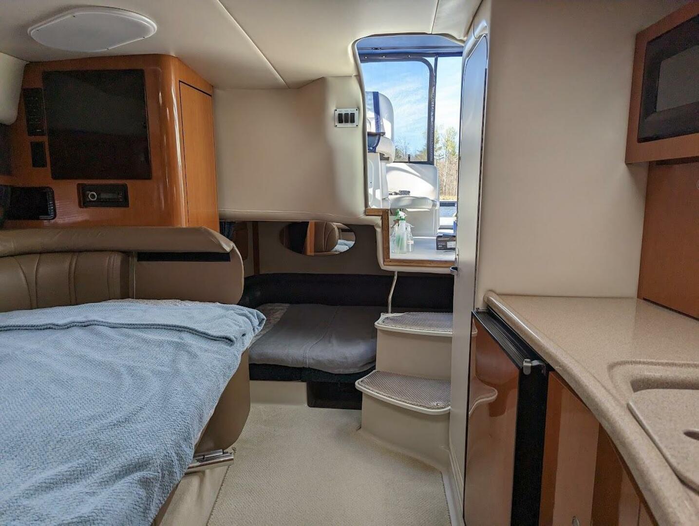 32ft Four Winns Yacht For Sale