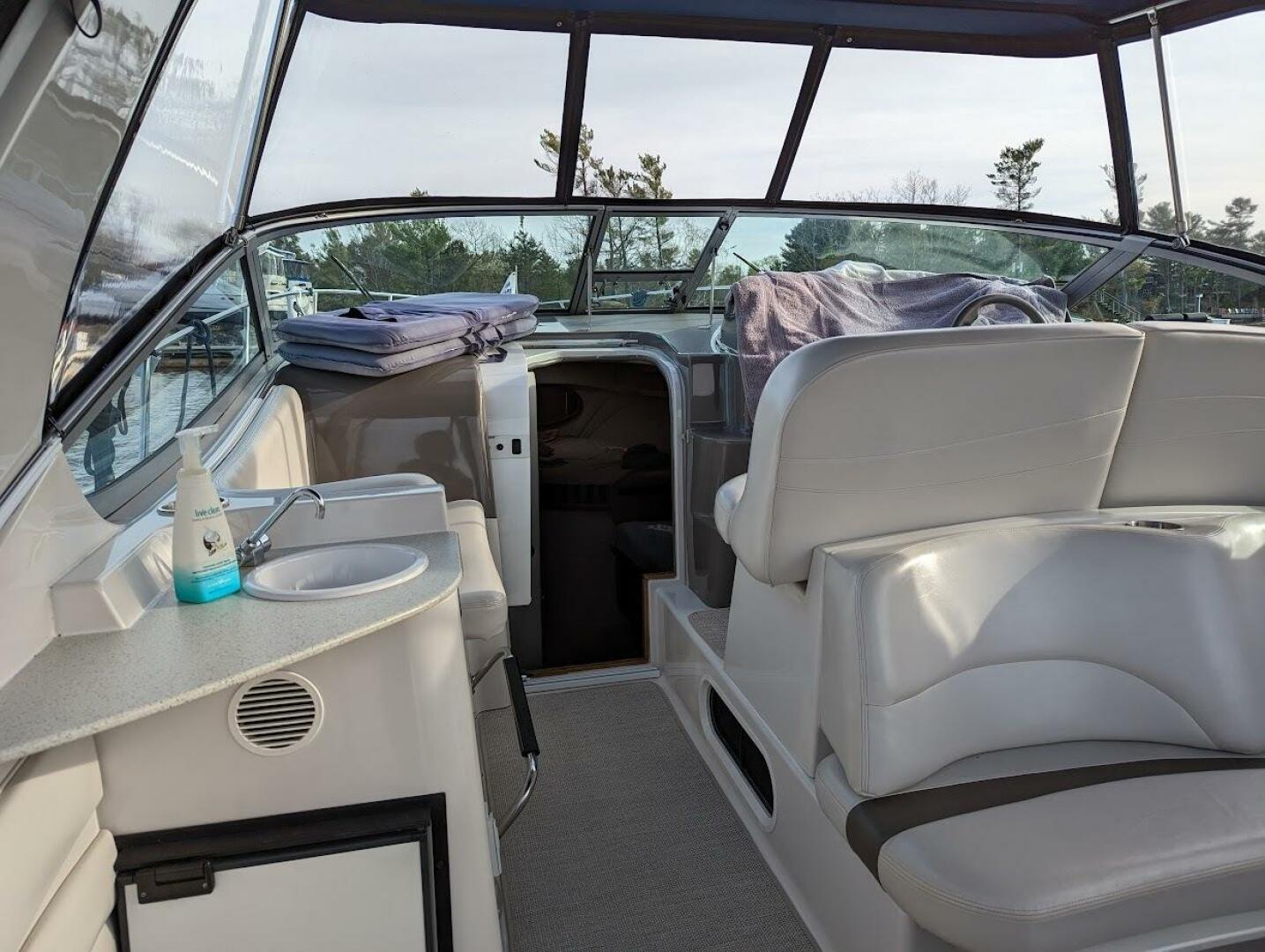 32ft Four Winns Yacht For Sale