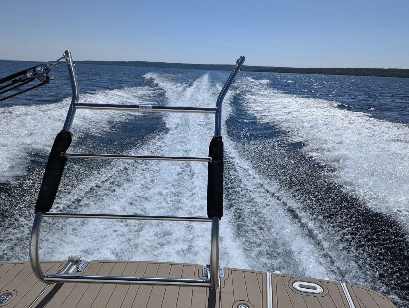 32ft Four Winns Yacht For Sale