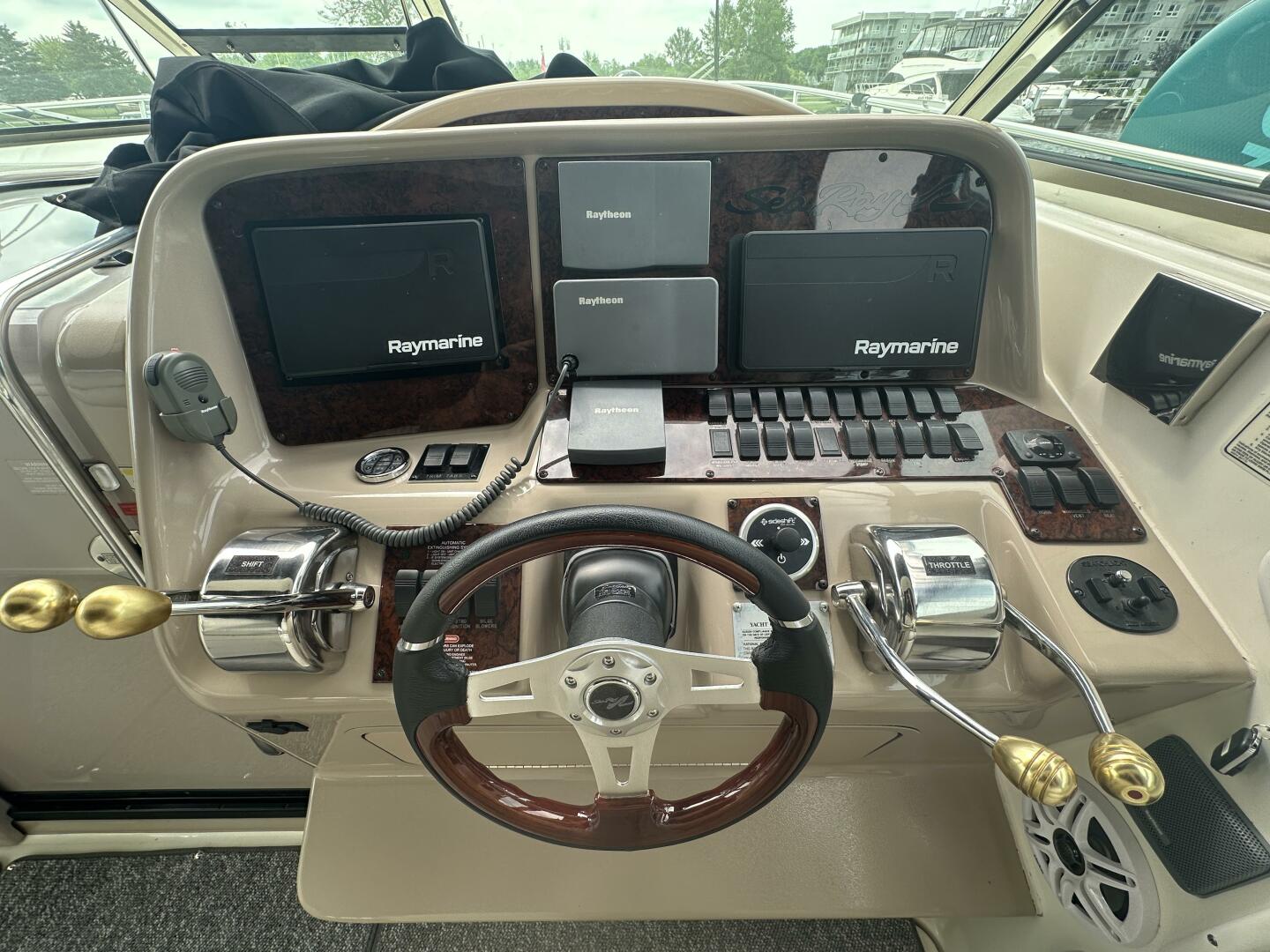 34ft Sea Ray Yacht For Sale