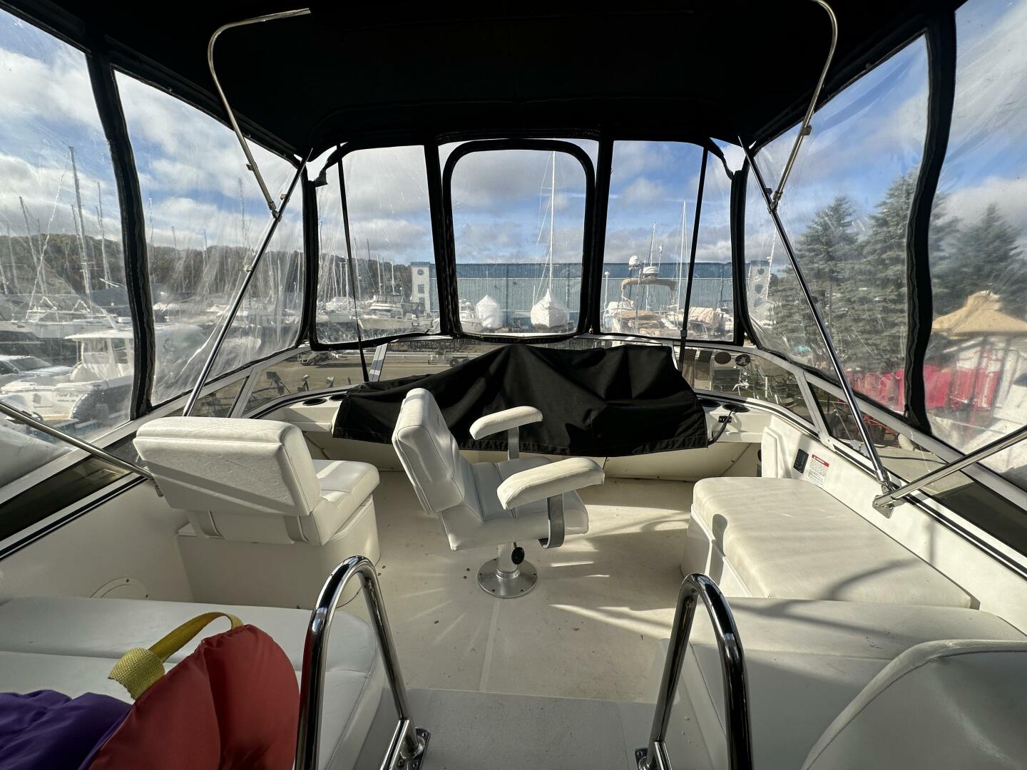 32ft Carver Yacht For Sale