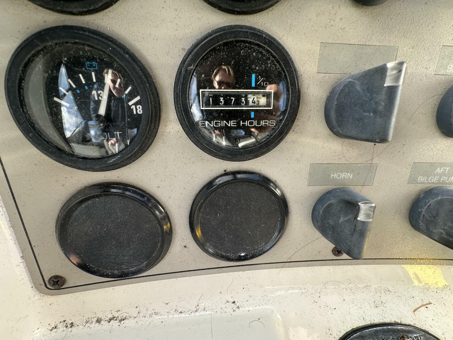 32ft Carver Yacht For Sale