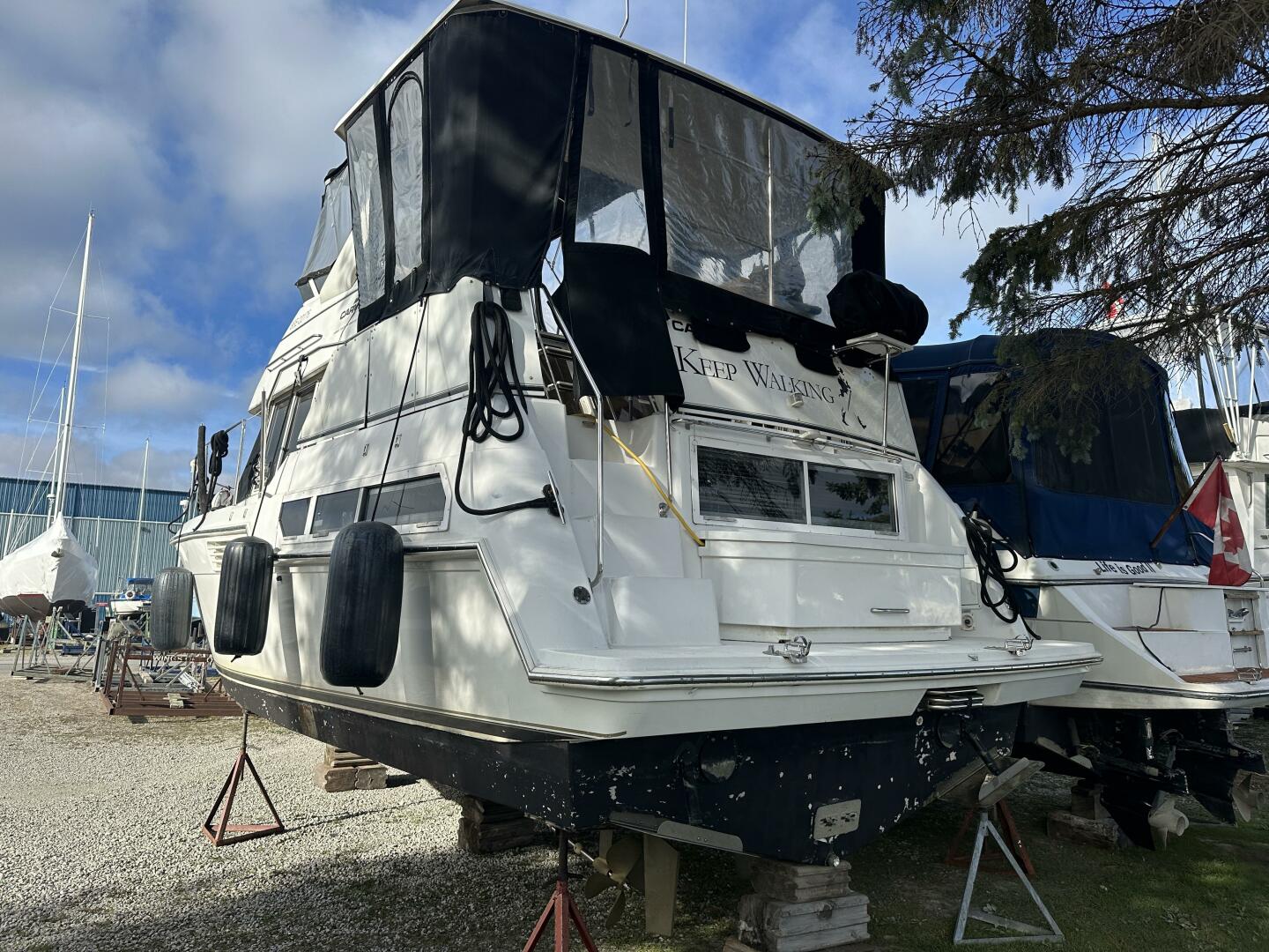 32ft Carver Yacht For Sale
