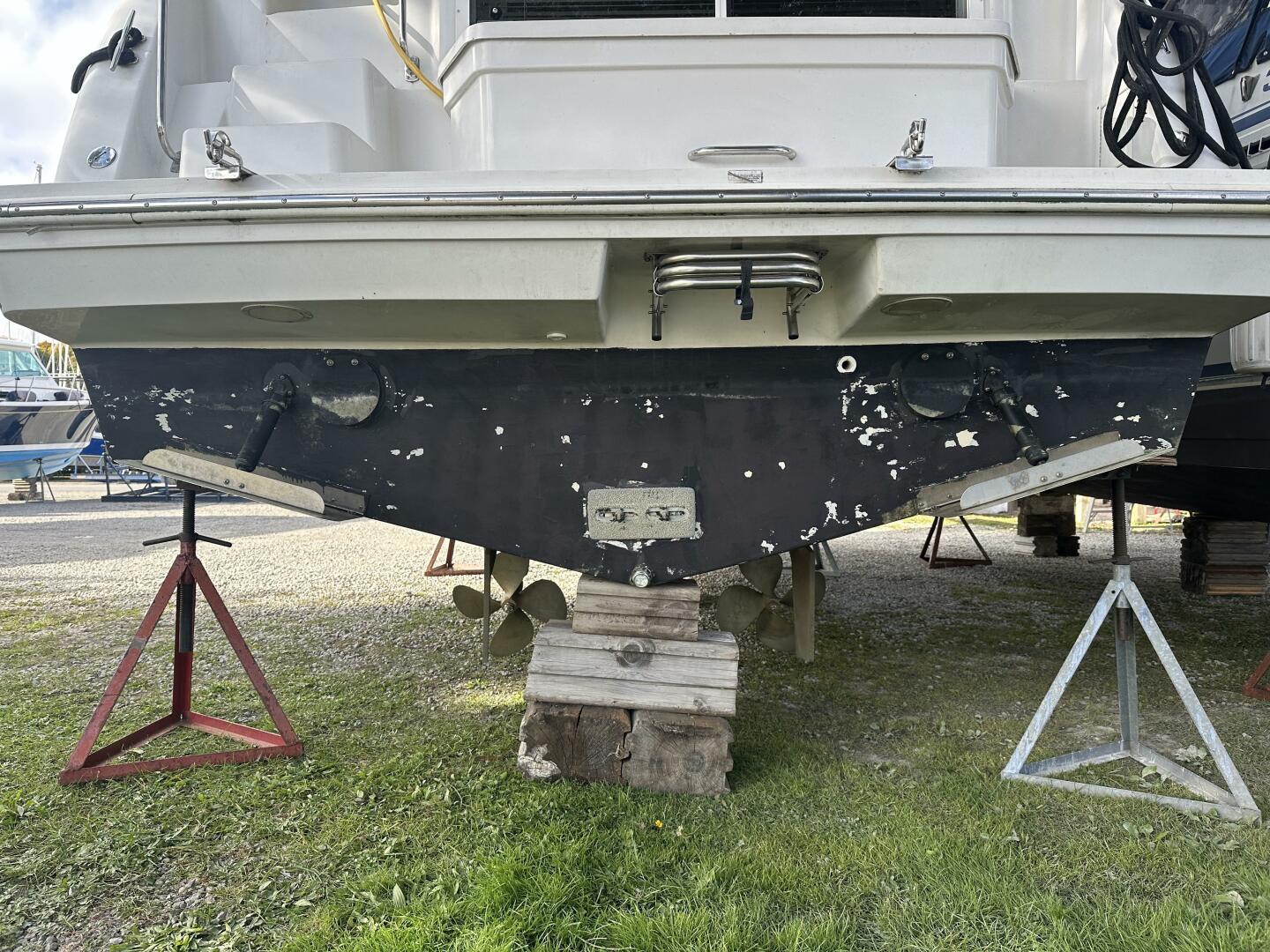 32ft Carver Yacht For Sale