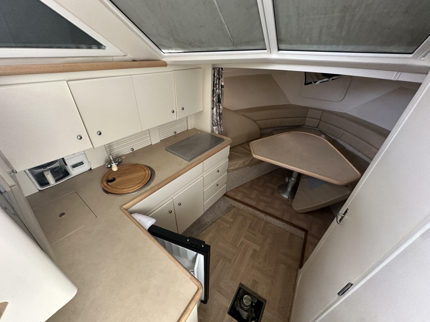 32ft Carver Yacht For Sale