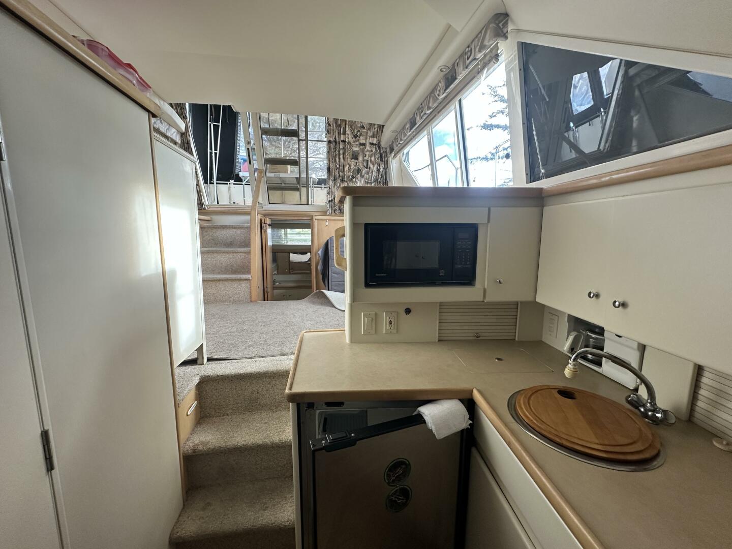 32ft Carver Yacht For Sale
