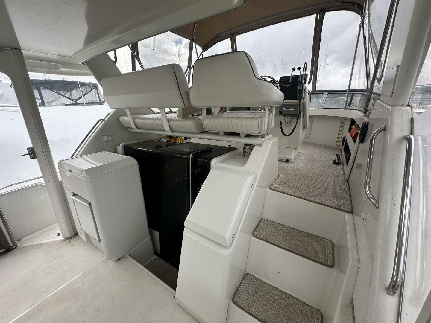 39ft Carver Yacht For Sale