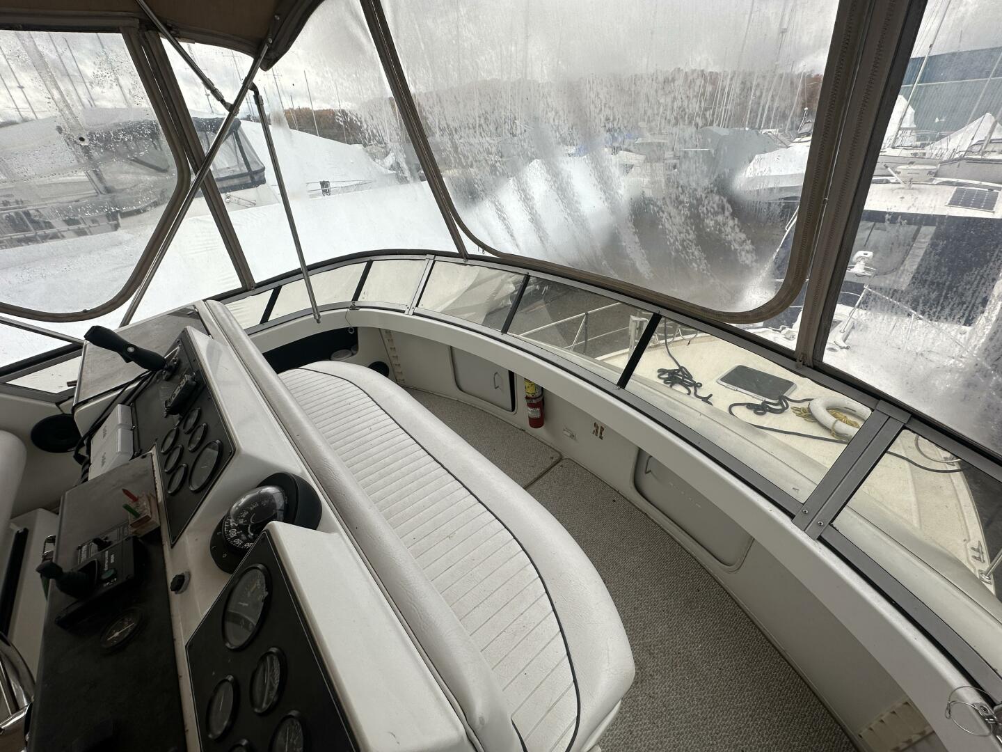 39ft Carver Yacht For Sale