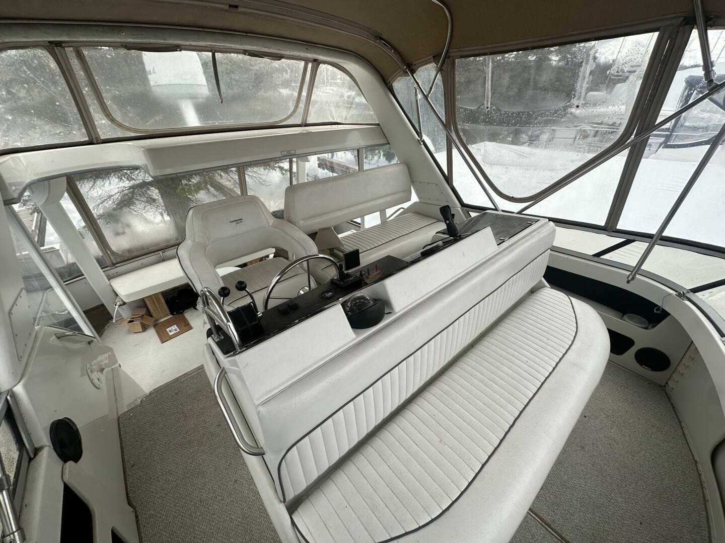 39ft Carver Yacht For Sale