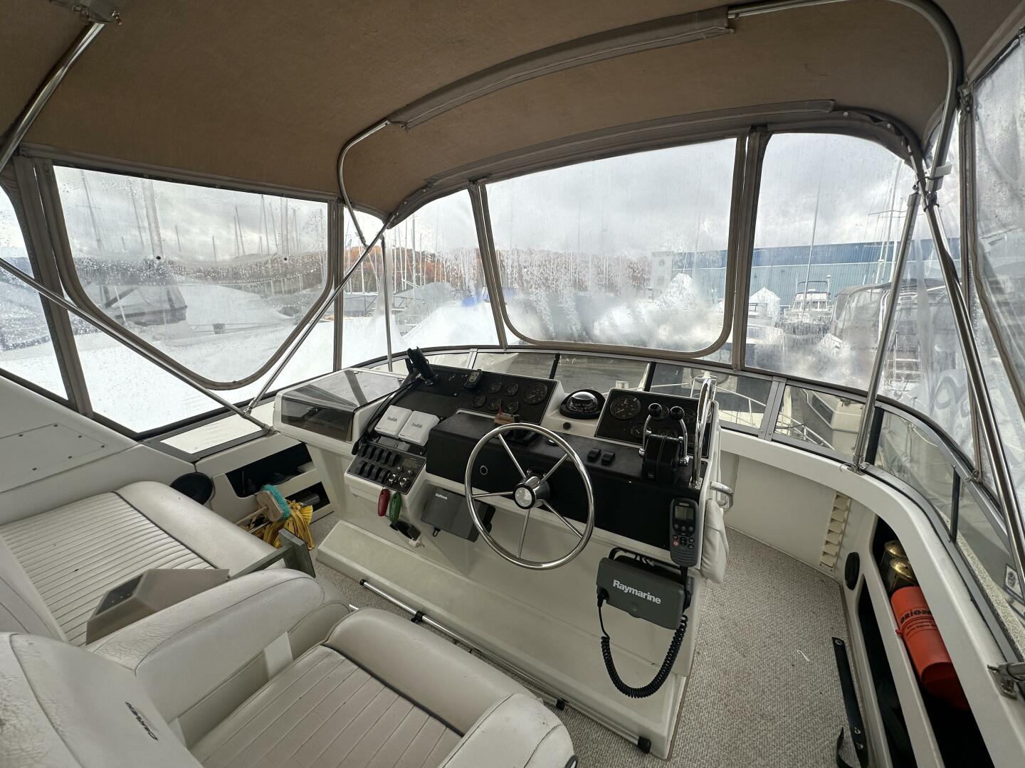 39ft Carver Yacht For Sale