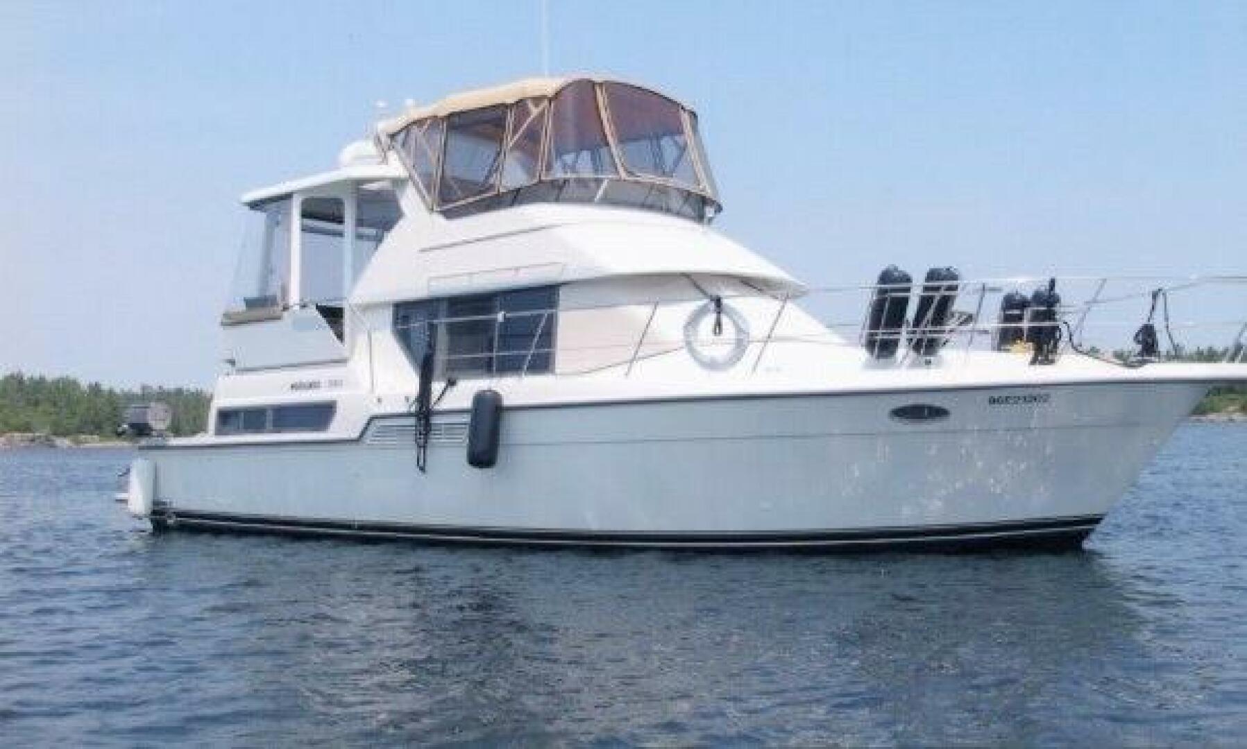 39ft Carver Yacht For Sale