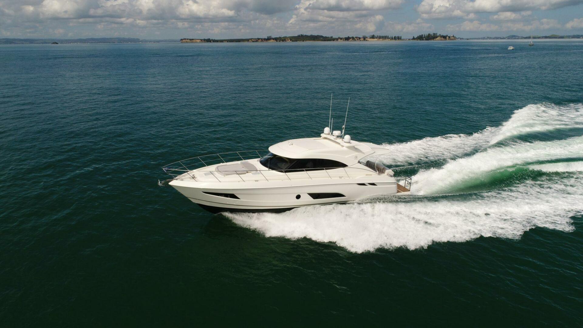2018 Riviera 4800 sport yacht