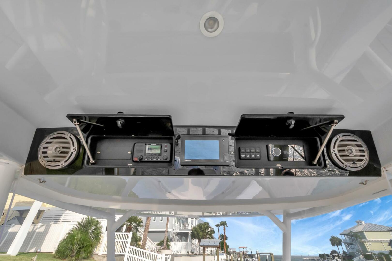 2023 Jupiter 43 Center Console 