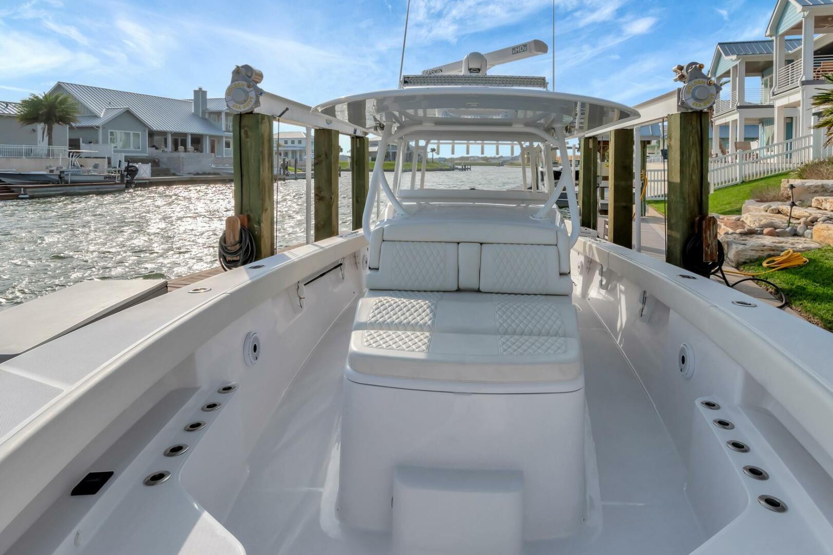 2023 Jupiter 43 Center Console 