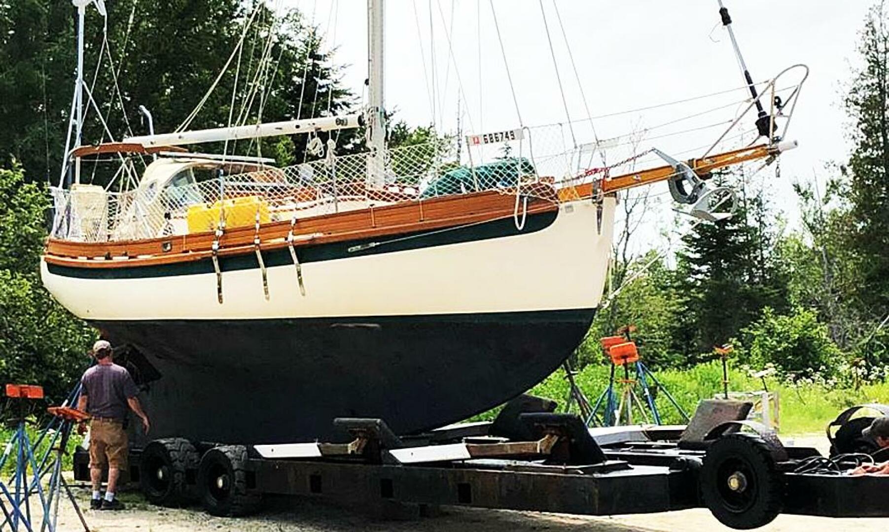 JOLIE BRISE 28ft Sam L  Morse Yacht For Sale