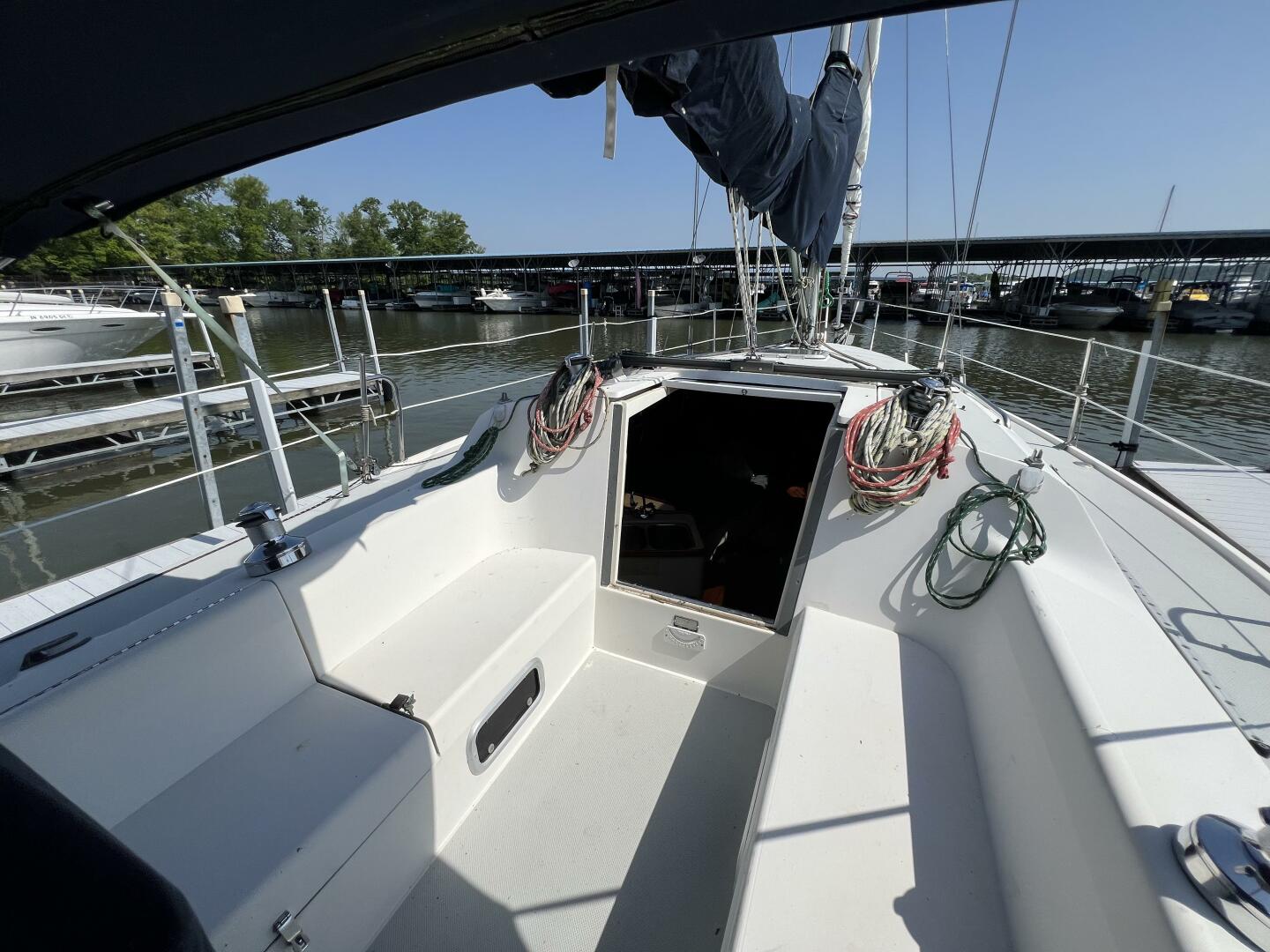 HAUNTED by WATER 32ft Catalina Yacht For Sale