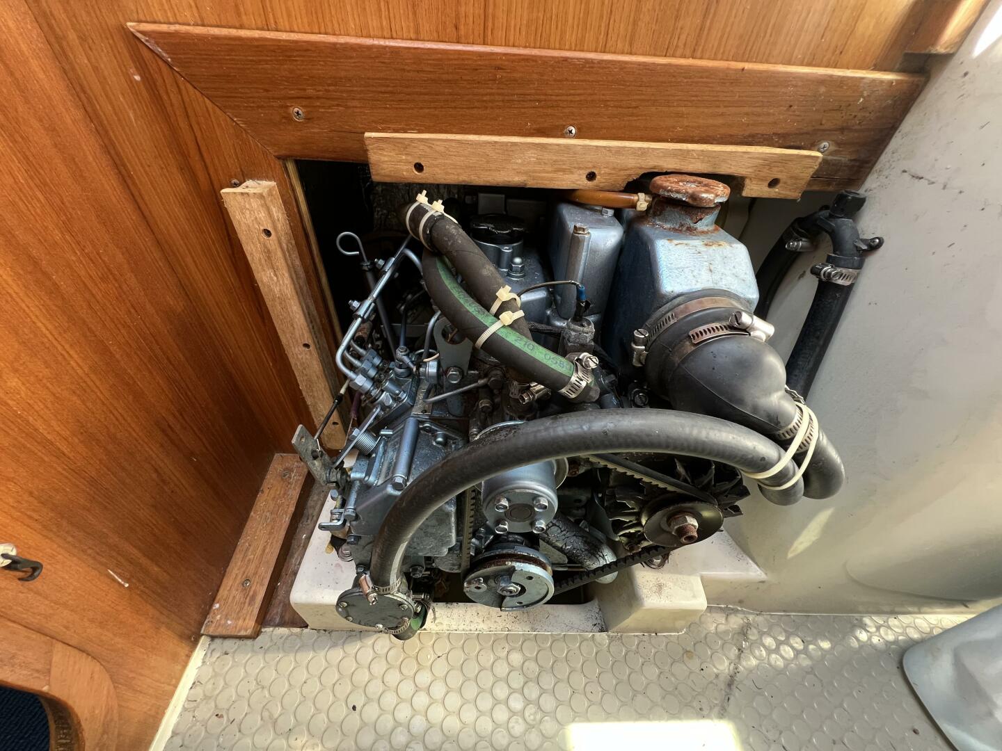 HAUNTED by WATER 32ft Catalina Yacht For Sale