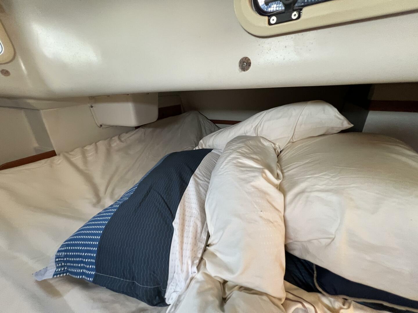 HAUNTED by WATER 32ft Catalina Yacht For Sale
