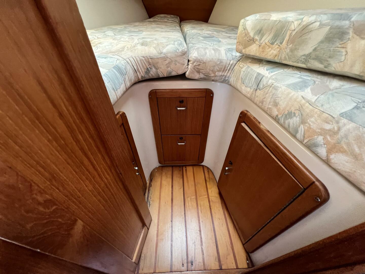 HAUNTED by WATER 32ft Catalina Yacht For Sale