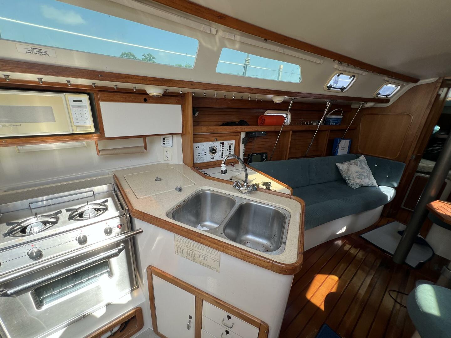 HAUNTED by WATER 32ft Catalina Yacht For Sale