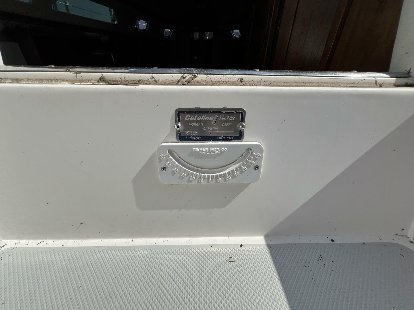 HAUNTED by WATER 32ft Catalina Yacht For Sale