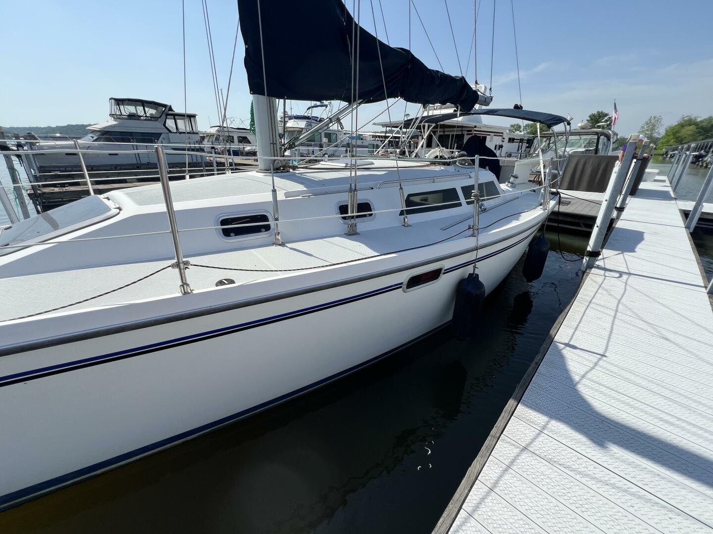 HAUNTED by WATER 32ft Catalina Yacht For Sale